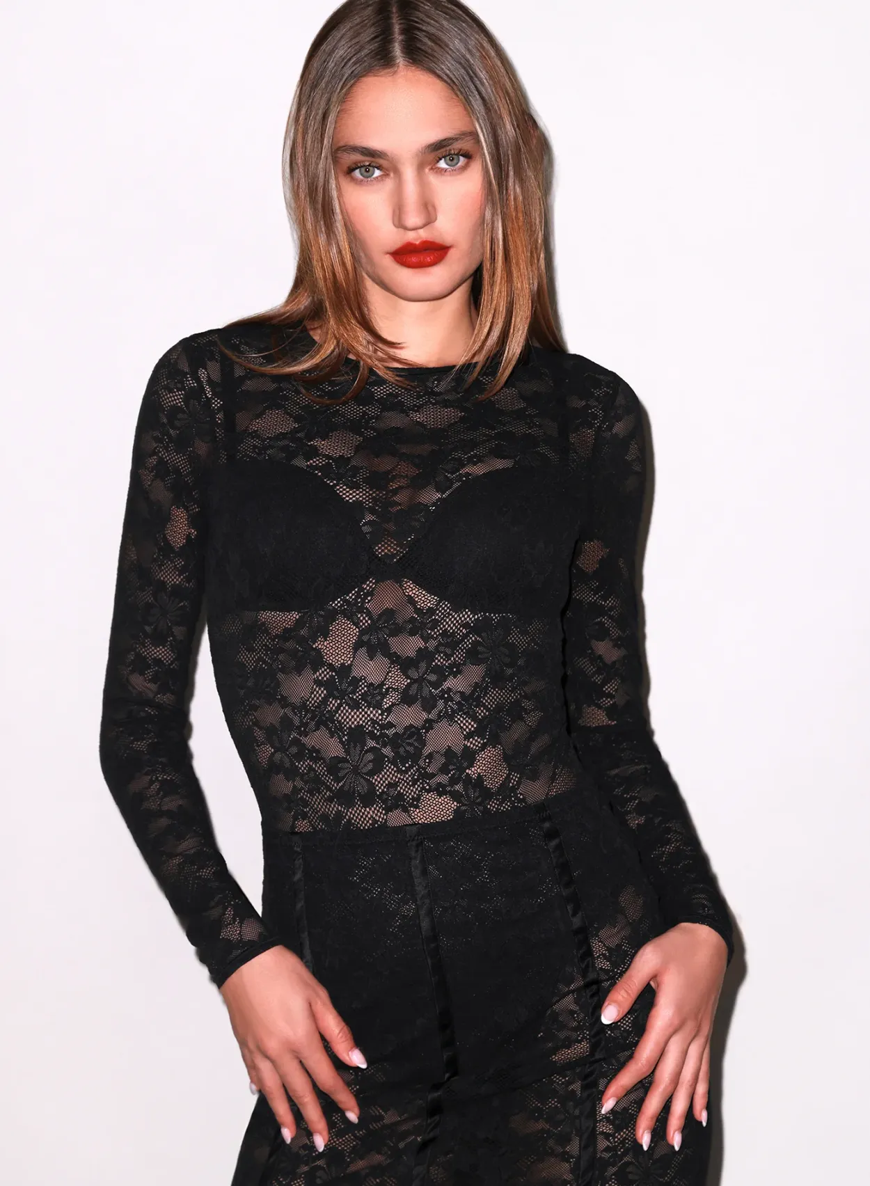Le Stretch Lace Long Sleeve Bodysuit