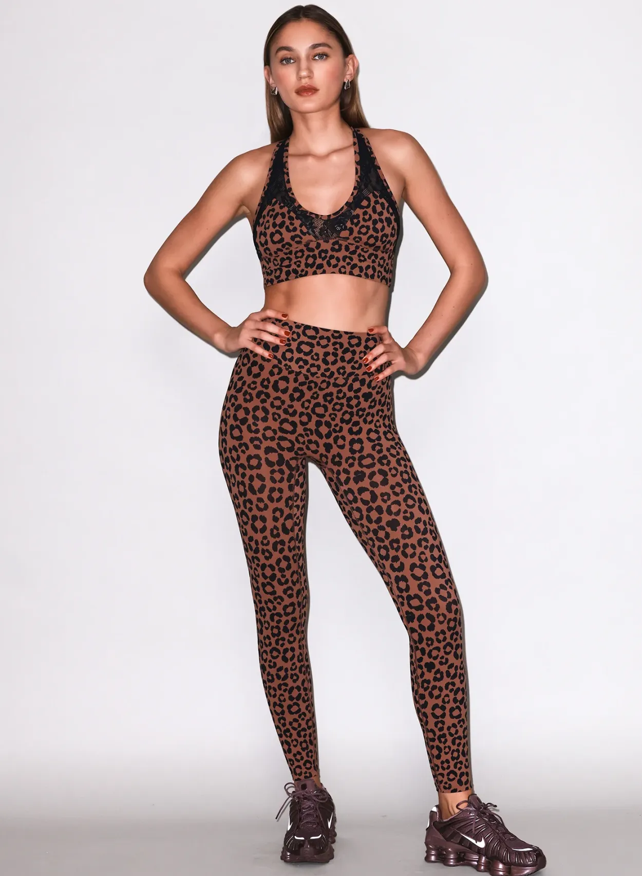 Le Stretch Lace Sports Bra