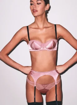 Top Stitch Convertible Bra