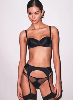 Top Stitch Convertible Bra